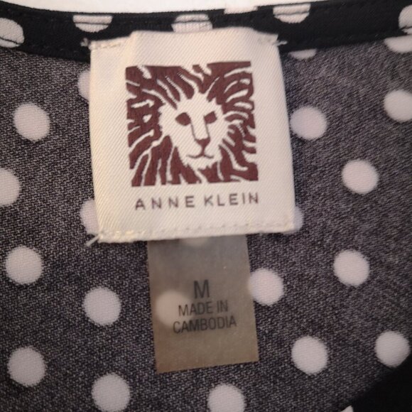 Anne Klein Ladies Size Medium Black & White Polka Dot V-neck Top - Picture 3 of 9